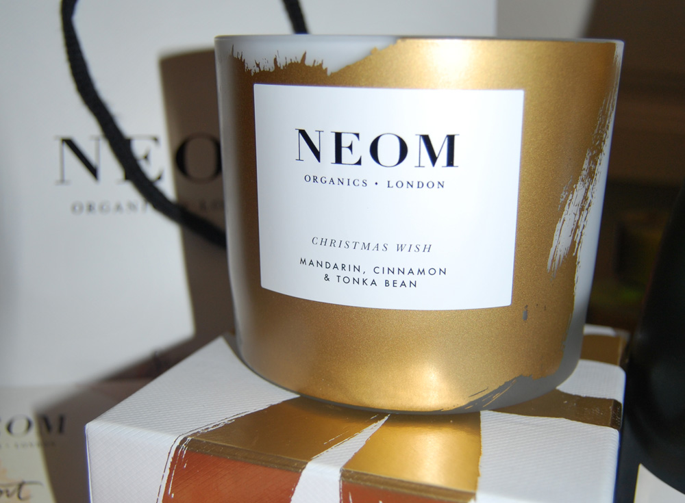 neom-christmas-candle