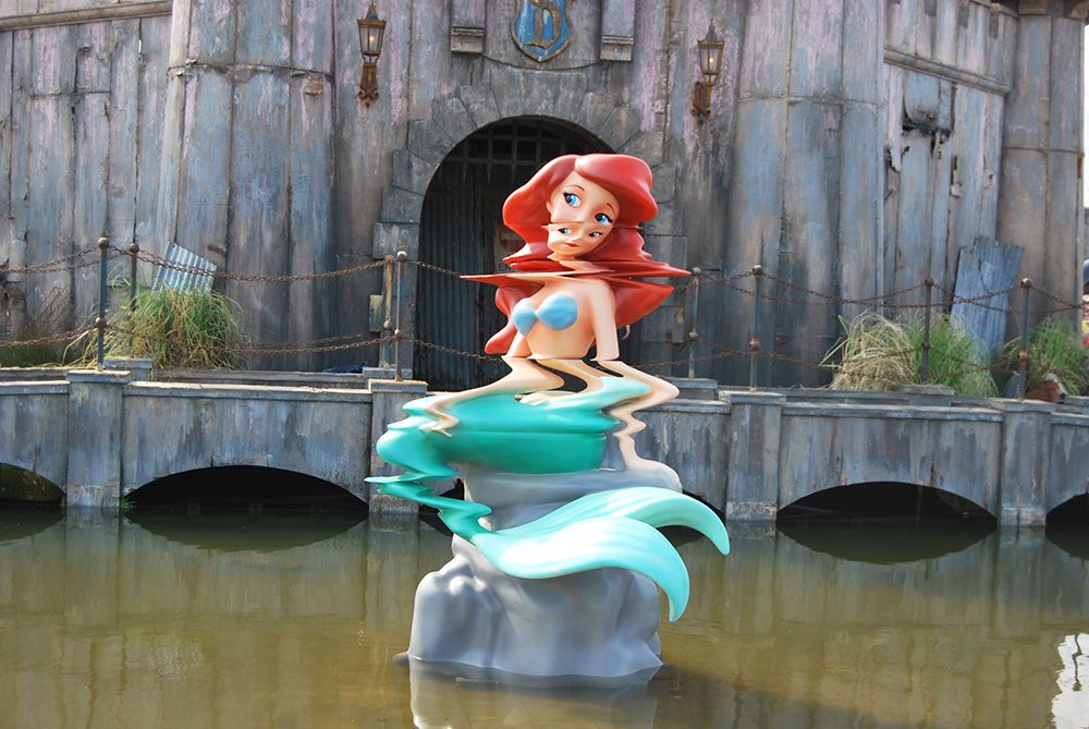 dismaland-ariel-high-res-banksy-picture