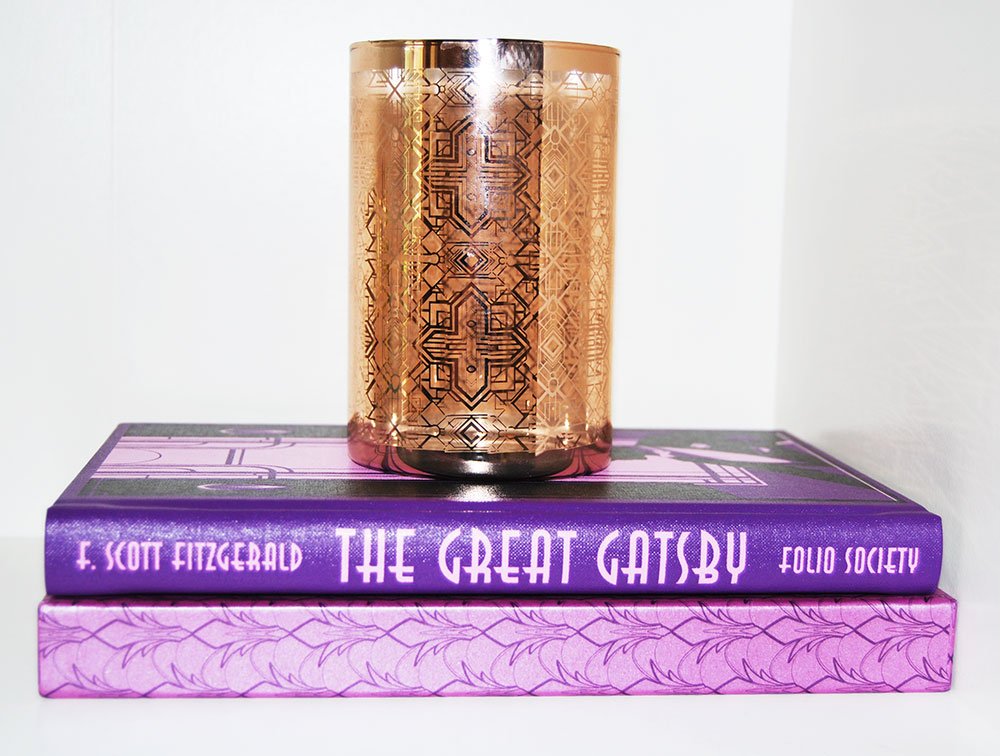 great-gatsby-shelf-styling-books