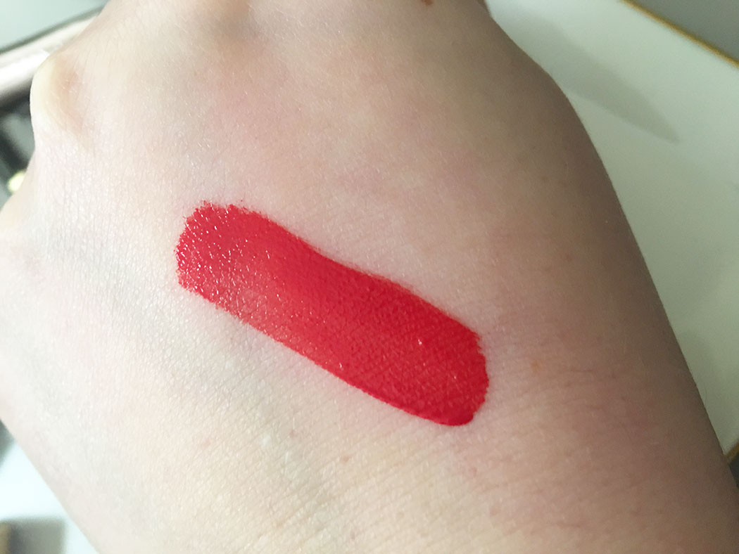 estee-lauder-red-lipstick-swatch