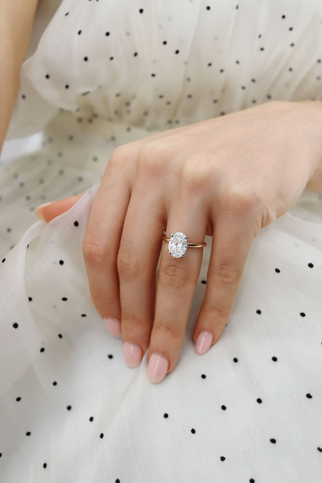 Oval engagement rings