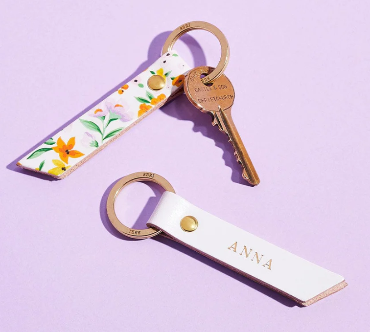 Personalised keyring with floral detail